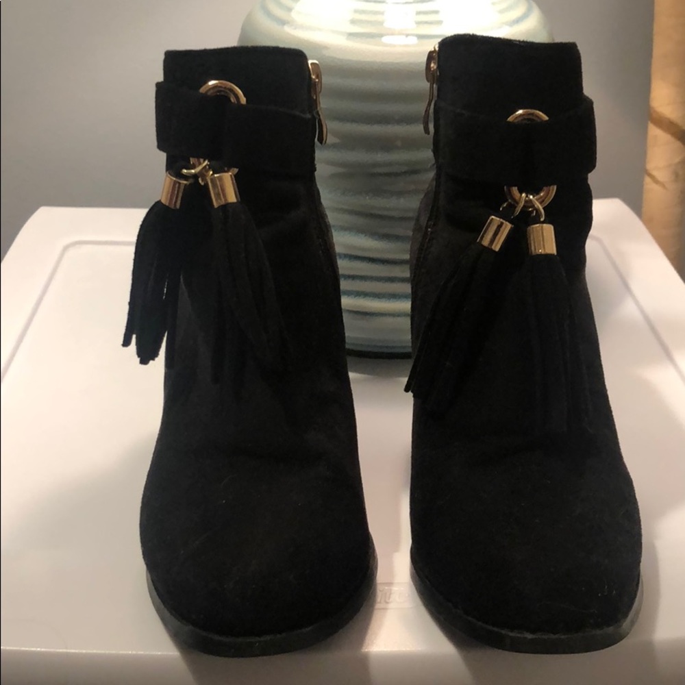 Women’s Velvet heel boots